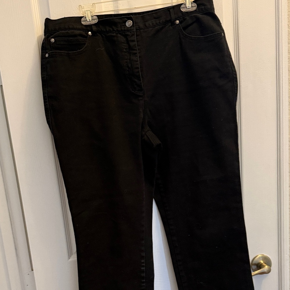 JM Classic Black Women's Jeans - Versatile Everyday Denim